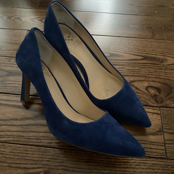COPY - Vince Camuto suede heels - Picture 2 of 3